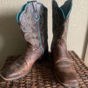 ARIAT women’s sz 11 boots